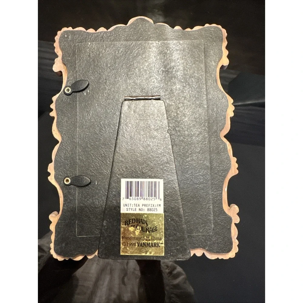 1998 VTG RED HATS OF COURAGE PICTURE/PHOTO FRAME FOR YOUR FAVORITE FIRE PERSON